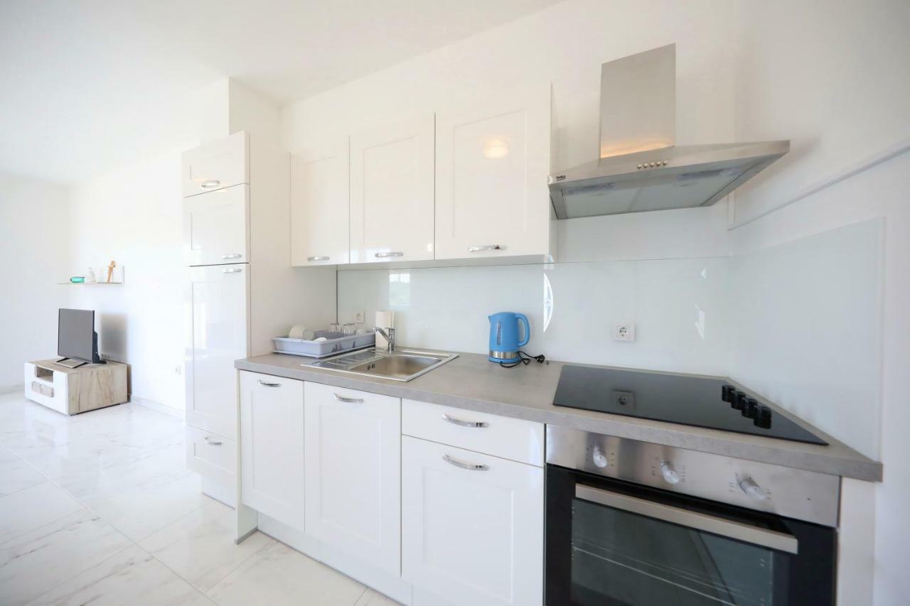 Apartmani Vlado Mitar Sukošan المظهر الخارجي الصورة