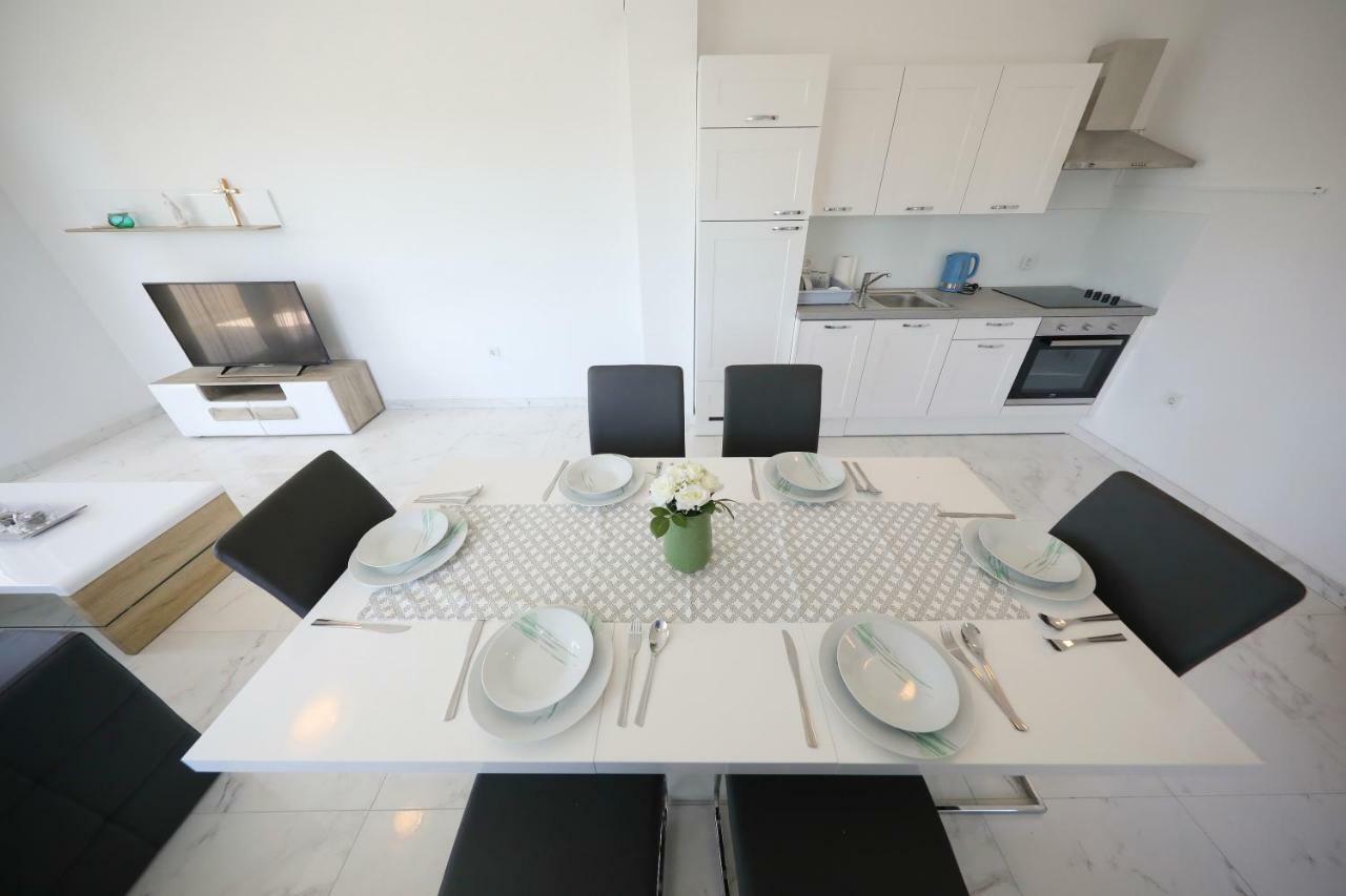 Apartmani Vlado Mitar Sukošan المظهر الخارجي الصورة