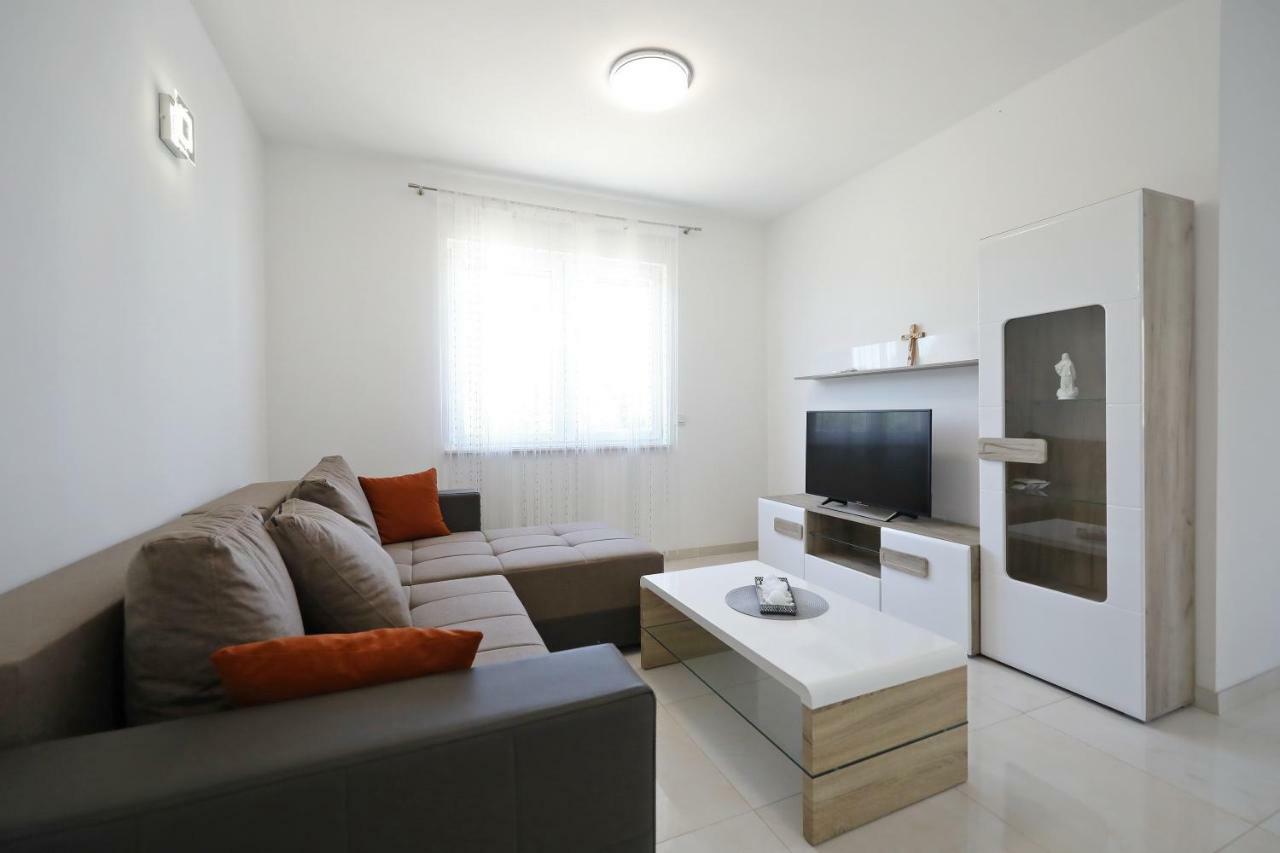 Apartmani Vlado Mitar Sukošan المظهر الخارجي الصورة