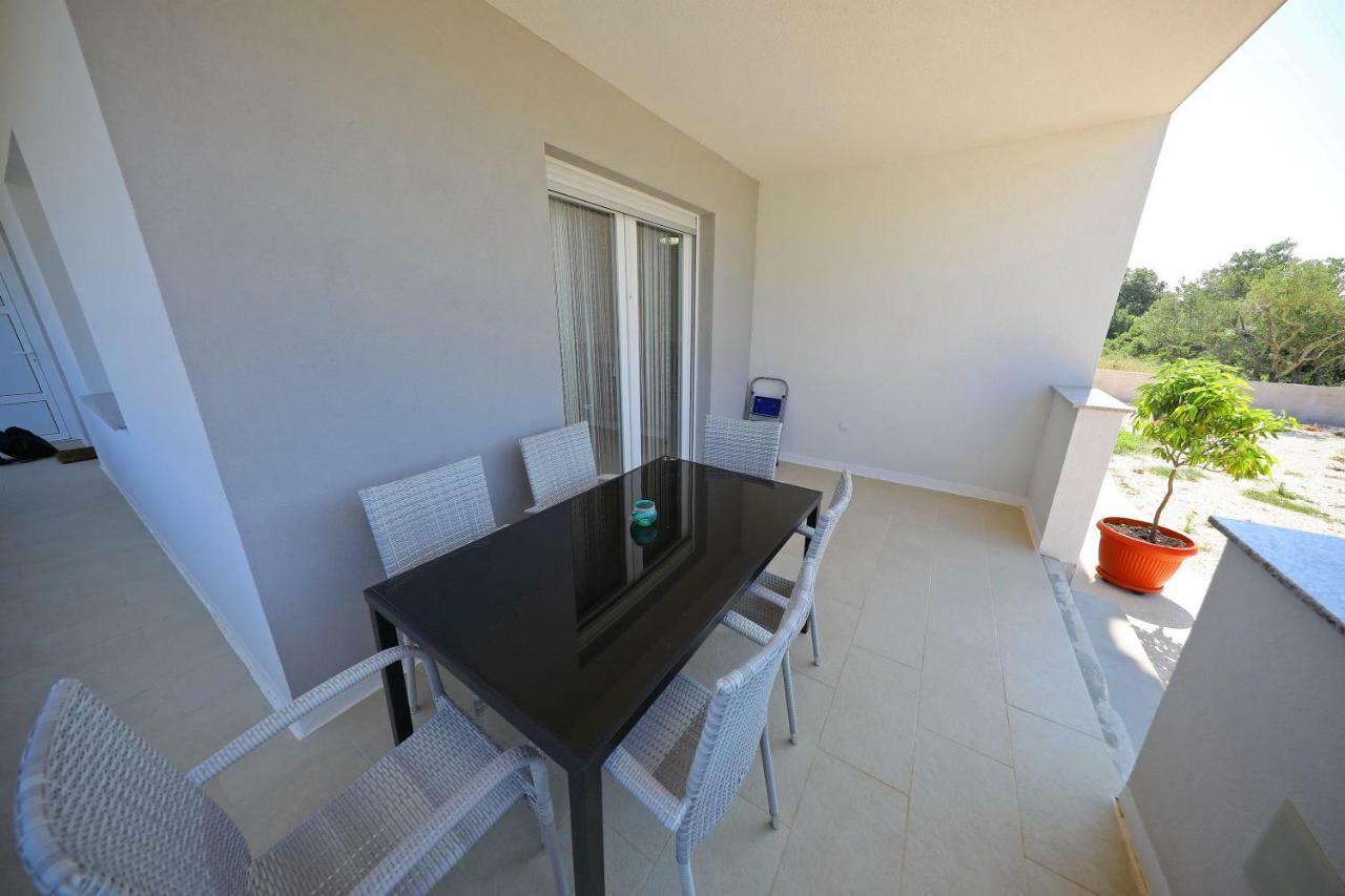 Apartmani Vlado Mitar Sukošan المظهر الخارجي الصورة